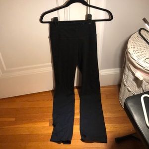 Black yoga pants from Aerie.